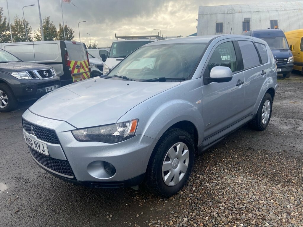 Mitsubishi Outlander Mpv Silver #3