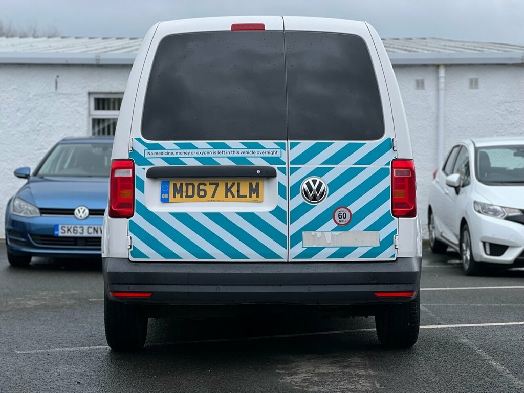 Volkswagen Caddy Mpv MD67KLM White #6