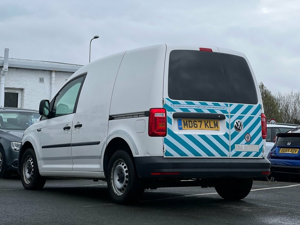 Volkswagen Caddy Mpv MD67KLM White #5