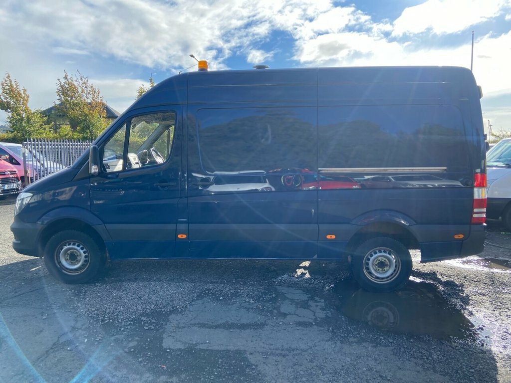 Mercedes-Benz Sprinter Mpv WN65HDC Blue #4
