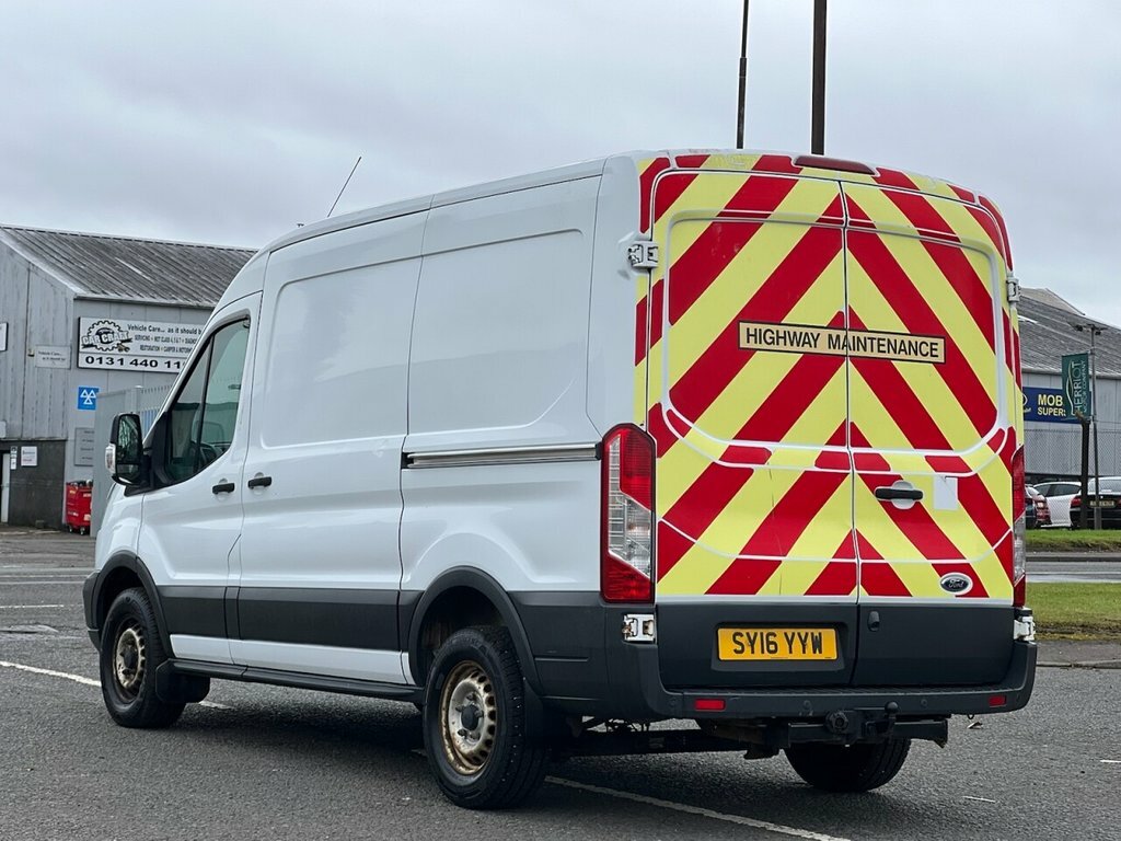 Ford Transit Custom Mpv SY16YYW White #4
