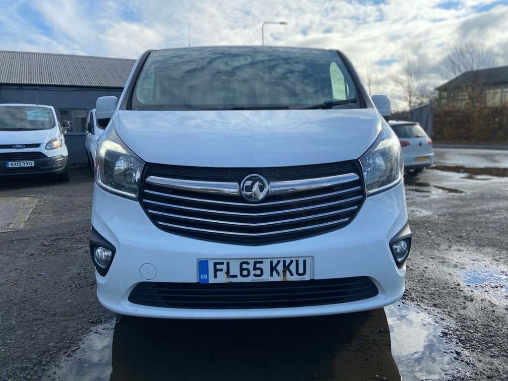Vauxhall Vivaro Mpv FL65KKU White #2
