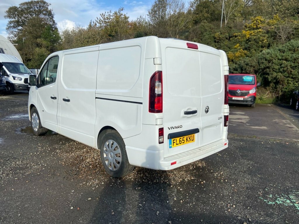 Vauxhall Vivaro Mpv FL65KKU White #5