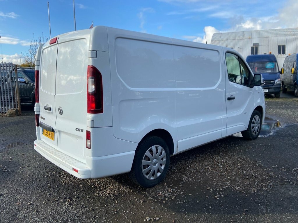 Vauxhall Vivaro Mpv FL65KKU White #6
