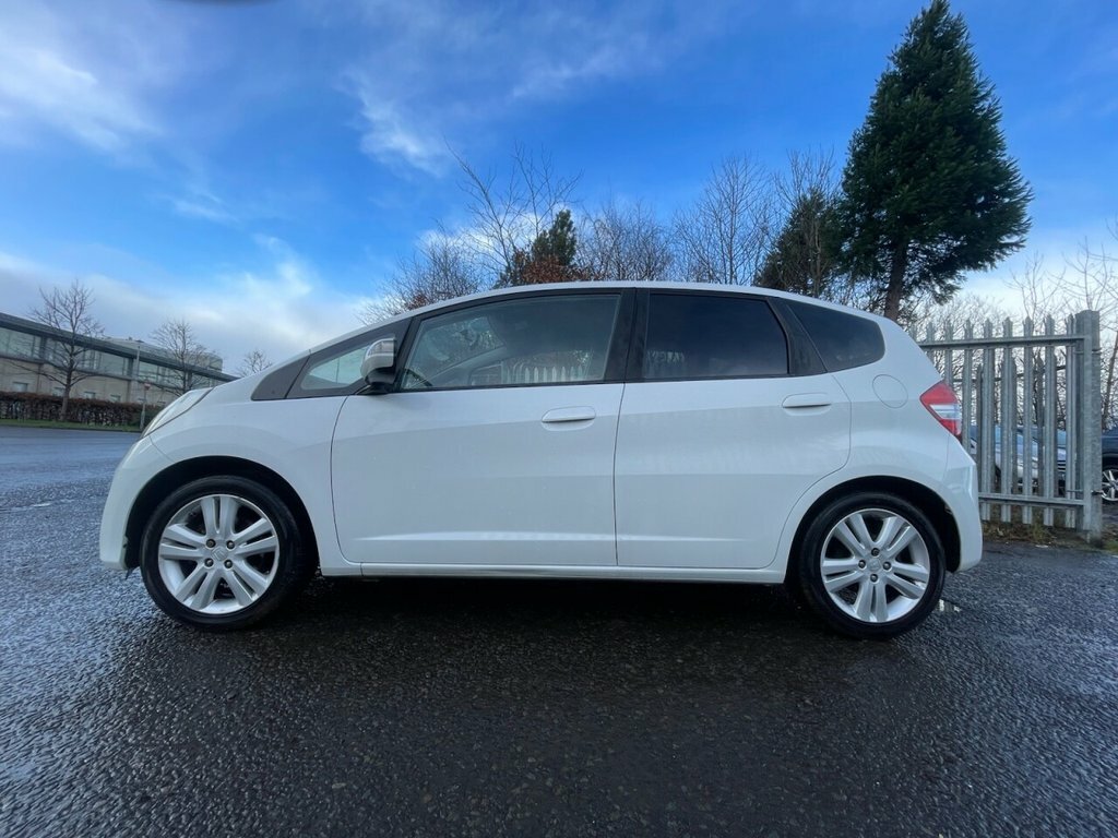Honda Jazz 1.4L Es Plus CY65KFJ White #4