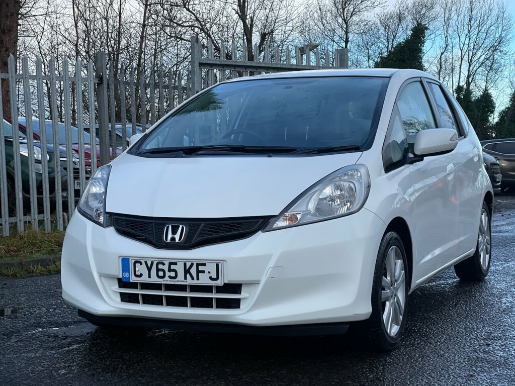 Honda Jazz 1.4L Es Plus CY65KFJ White #3