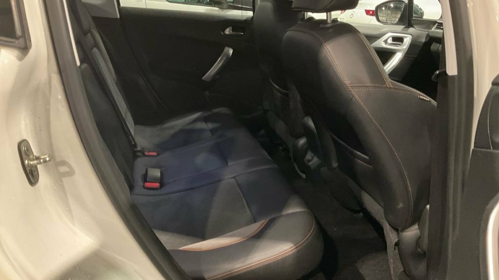 Peugeot 2008 1.2L Crossway NX65VHG White #6