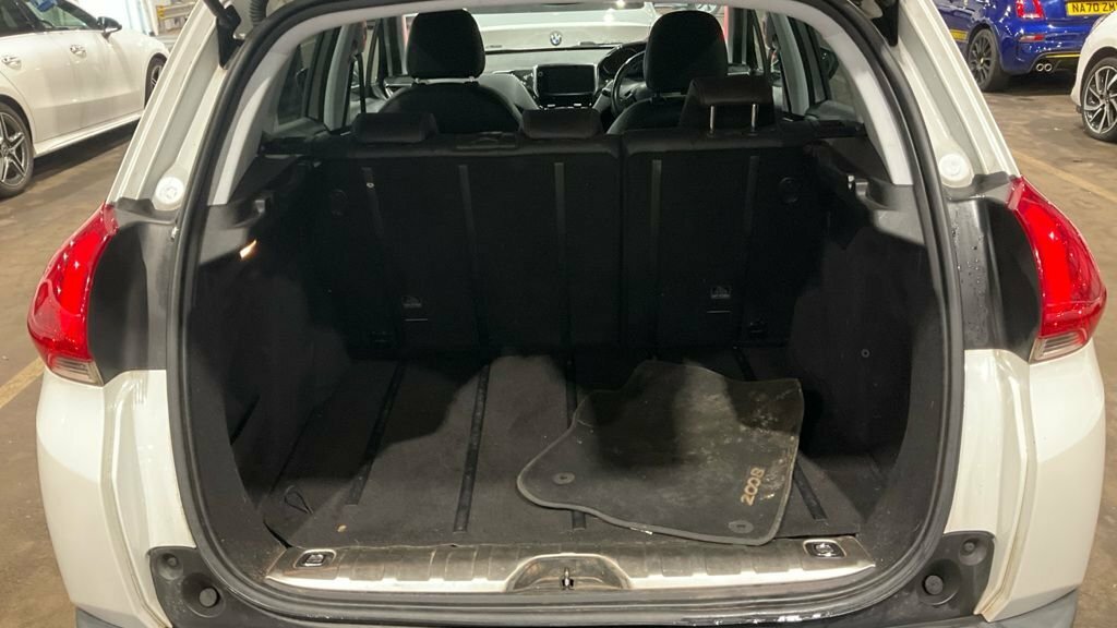 Peugeot 2008 1.2L Crossway NX65VHG White #5