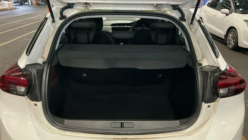 Vauxhall Corsa 1L Se PK71GPO White #5