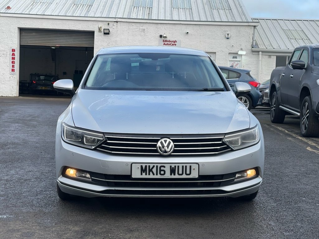 Volkswagen Passat Saloon MK16WUU Silver #2