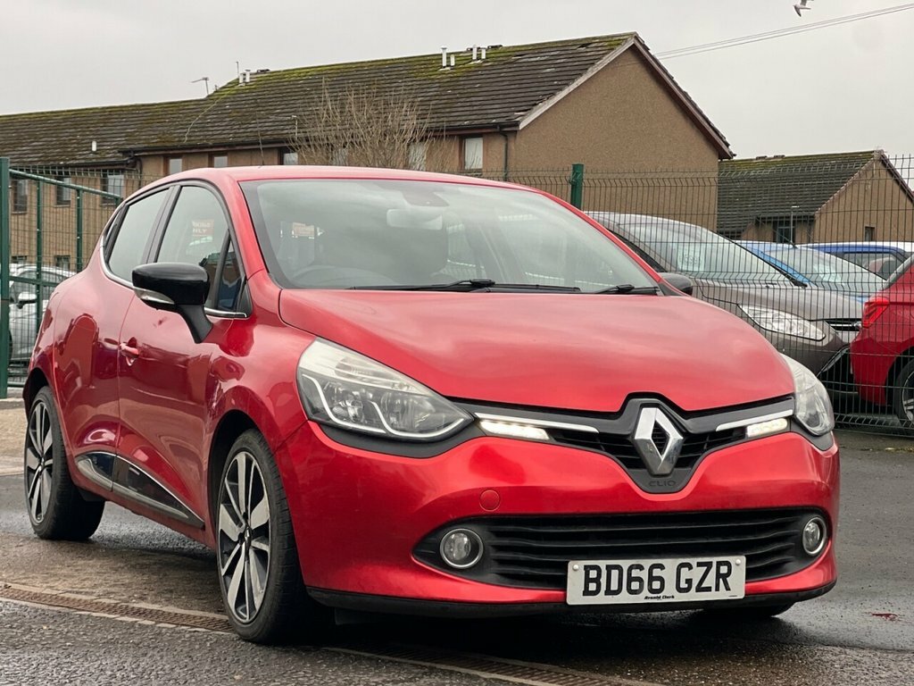 Renault Clio 1.5L Dynamique S Nav Red