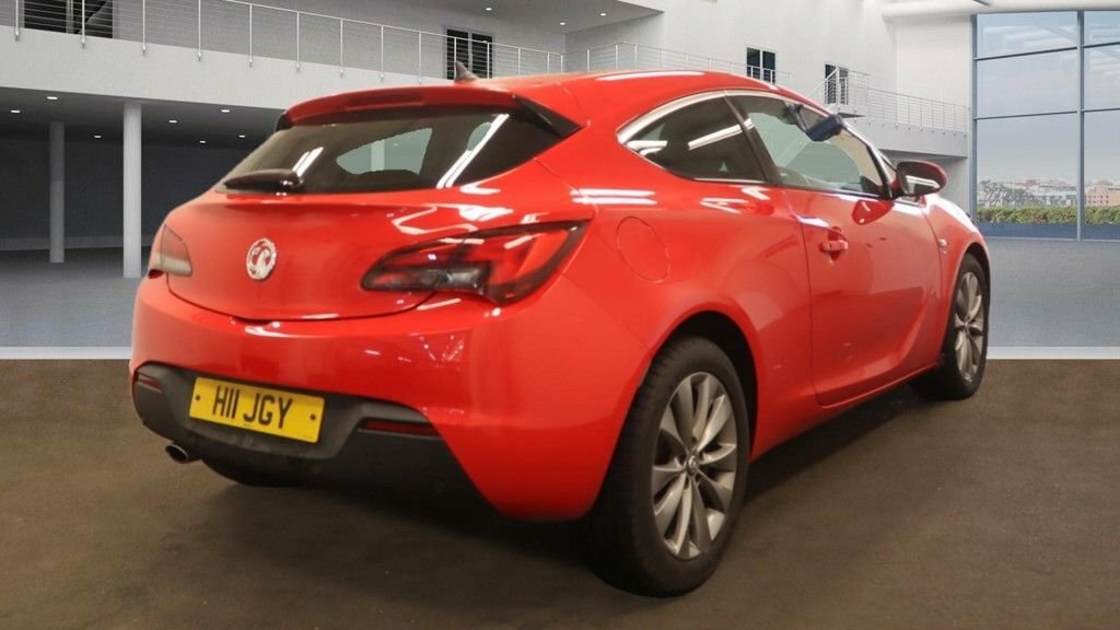 Vauxhall Astra GTC 2L Sri Red #4