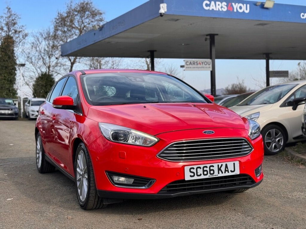 Ford Focus 1L Titanium X Red