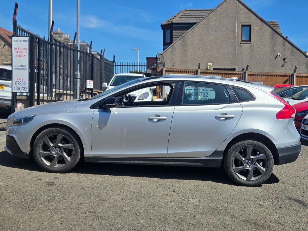 Volvo V40 Cross Country 1.6L Lux FN64FJC Silver #4