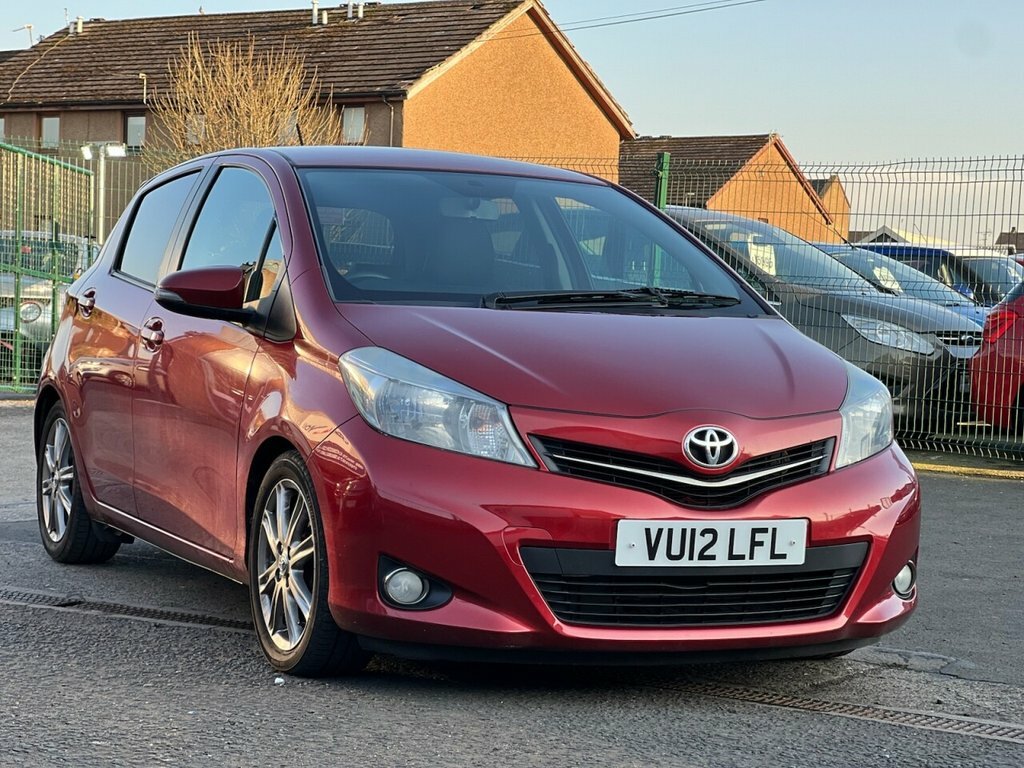 Toyota Yaris 1.3L Sr Red