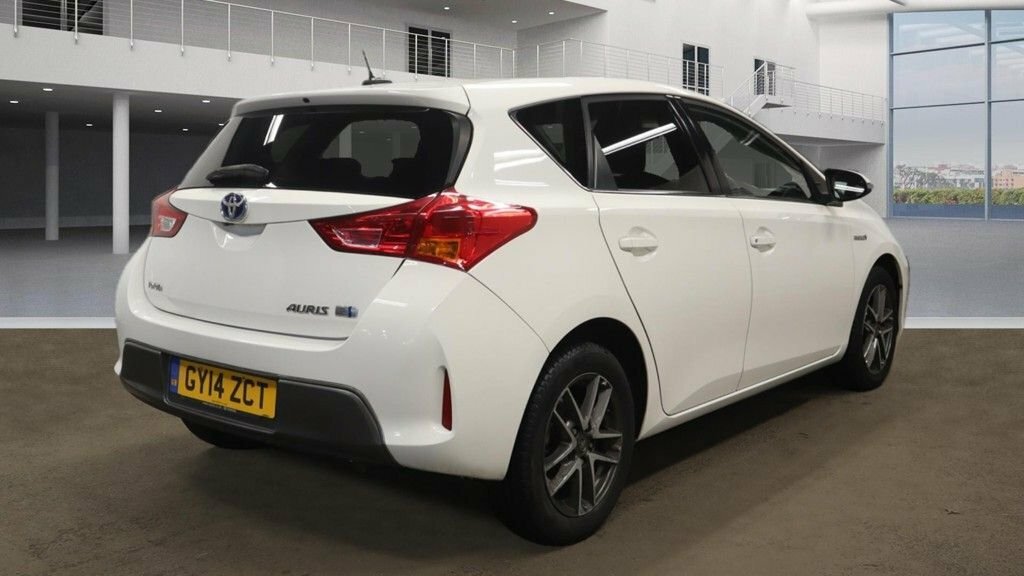 Toyota Auris 1.8L Icon Plus GY14ZCT White #4