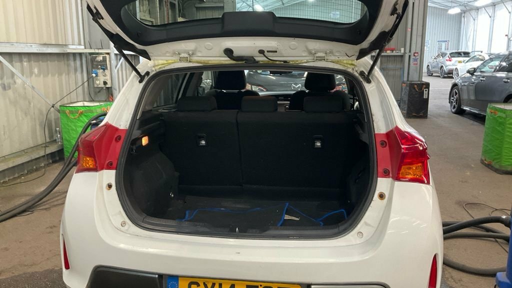 Toyota Auris 1.8L Icon Plus GY14ZCT White #5