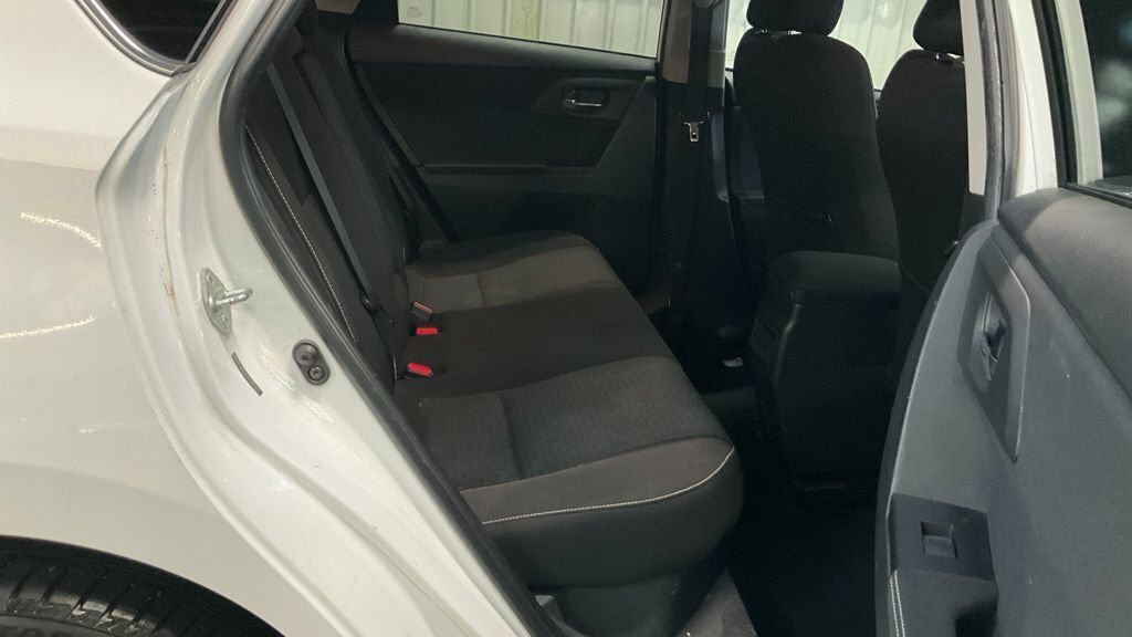 Toyota Auris 1.8L Icon Plus GY14ZCT White #6
