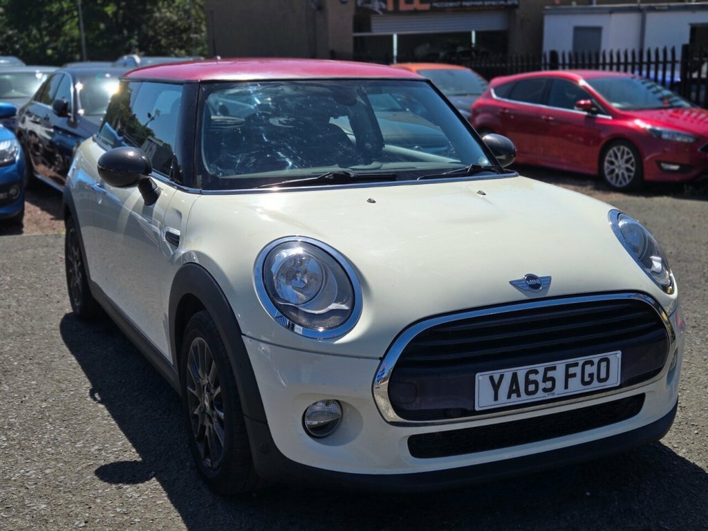 Mini Hatch 1.5L Cooper White