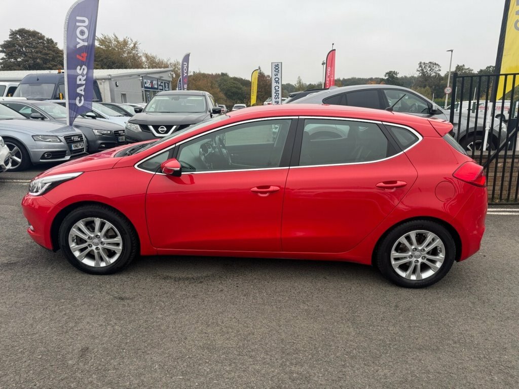 Kia Ceed 1L 2 Red #4