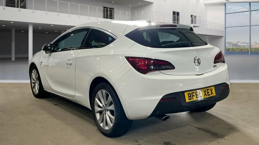 Vauxhall Astra GTC 1.4L Sri White #3