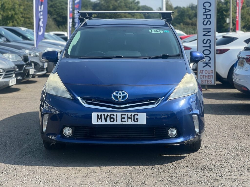 Toyota Prius Saloon Blue #2