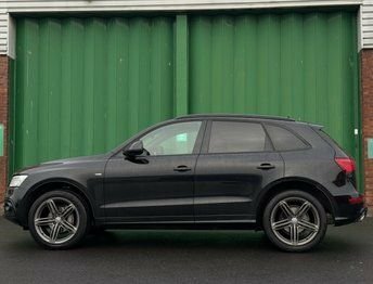 Audi Q5 2L S Line Plus SW15XNE Black #4
