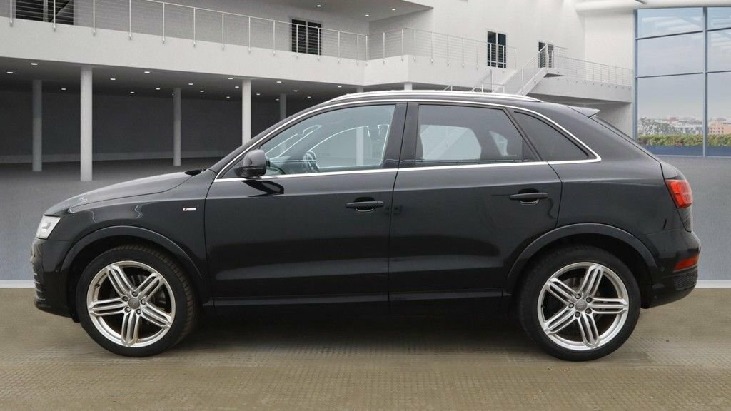 Audi Q3 2L S Line Plus SX65CYT Black #6