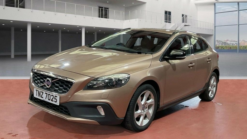 Volvo V40 Cross Country 1.6L Lux TNZ7025 Brown #2