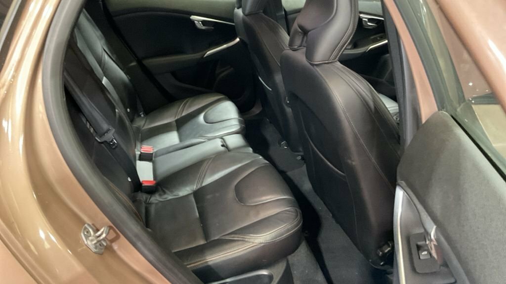 Volvo V40 Cross Country 1.6L Lux TNZ7025 Brown #6