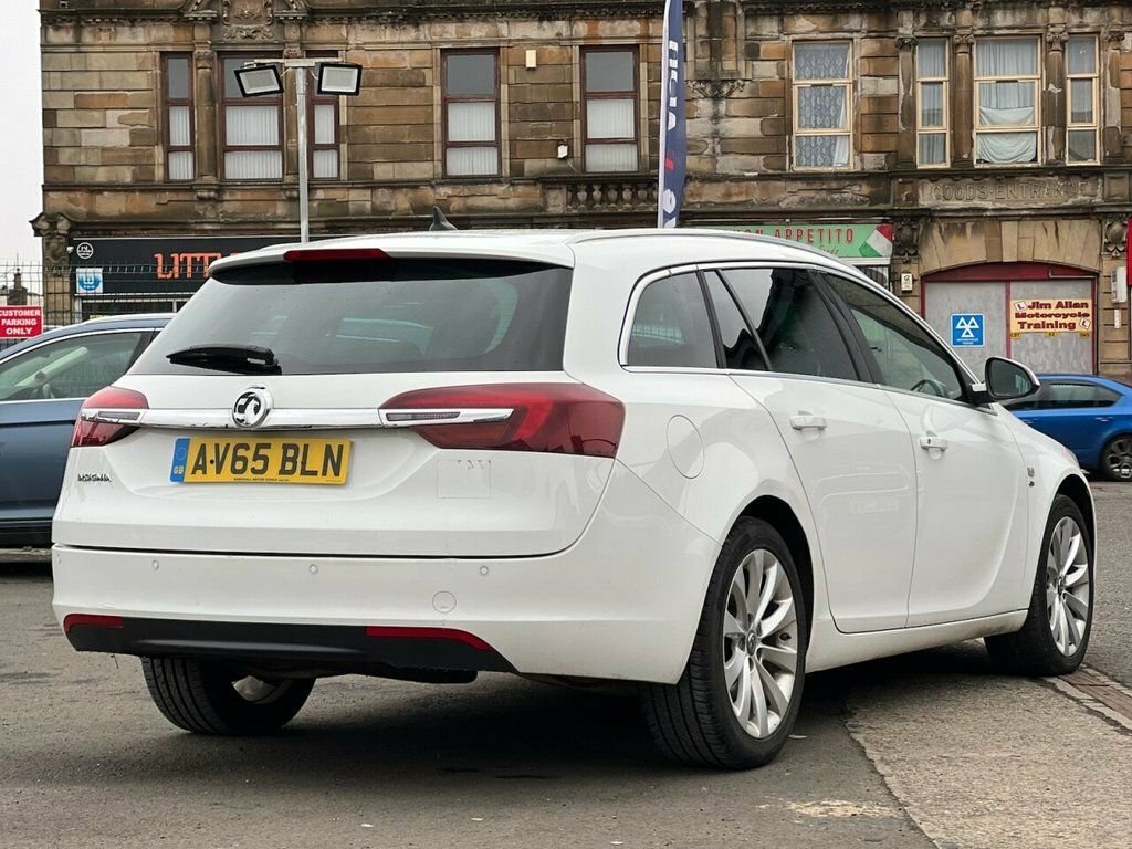 Vauxhall Insignia 2L Elite Nav AV65BLN White #5