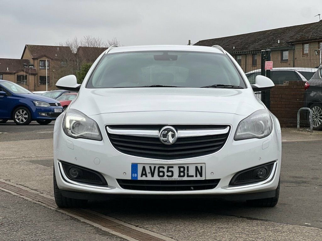 Vauxhall Insignia 2L Elite Nav AV65BLN White #3