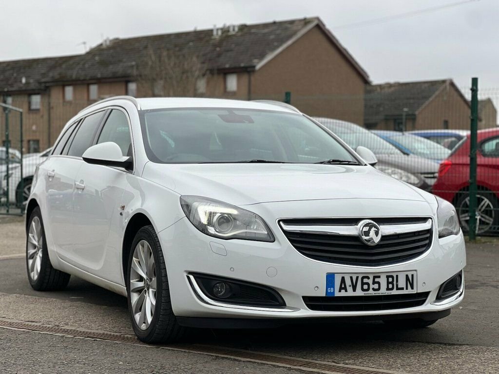 Vauxhall Insignia 2L Elite Nav White