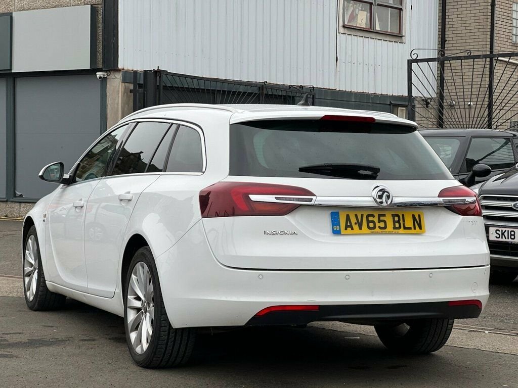 Vauxhall Insignia 2L Elite Nav AV65BLN White #4