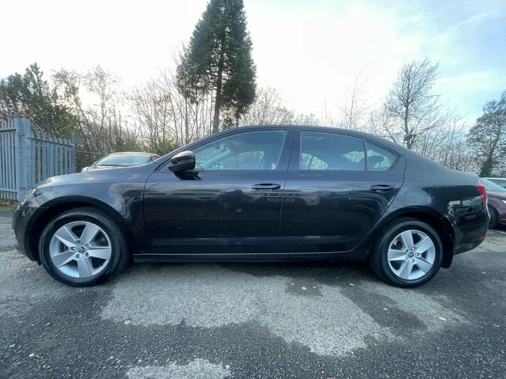 Skoda Octavia 2L Se YB19LVV Black #4