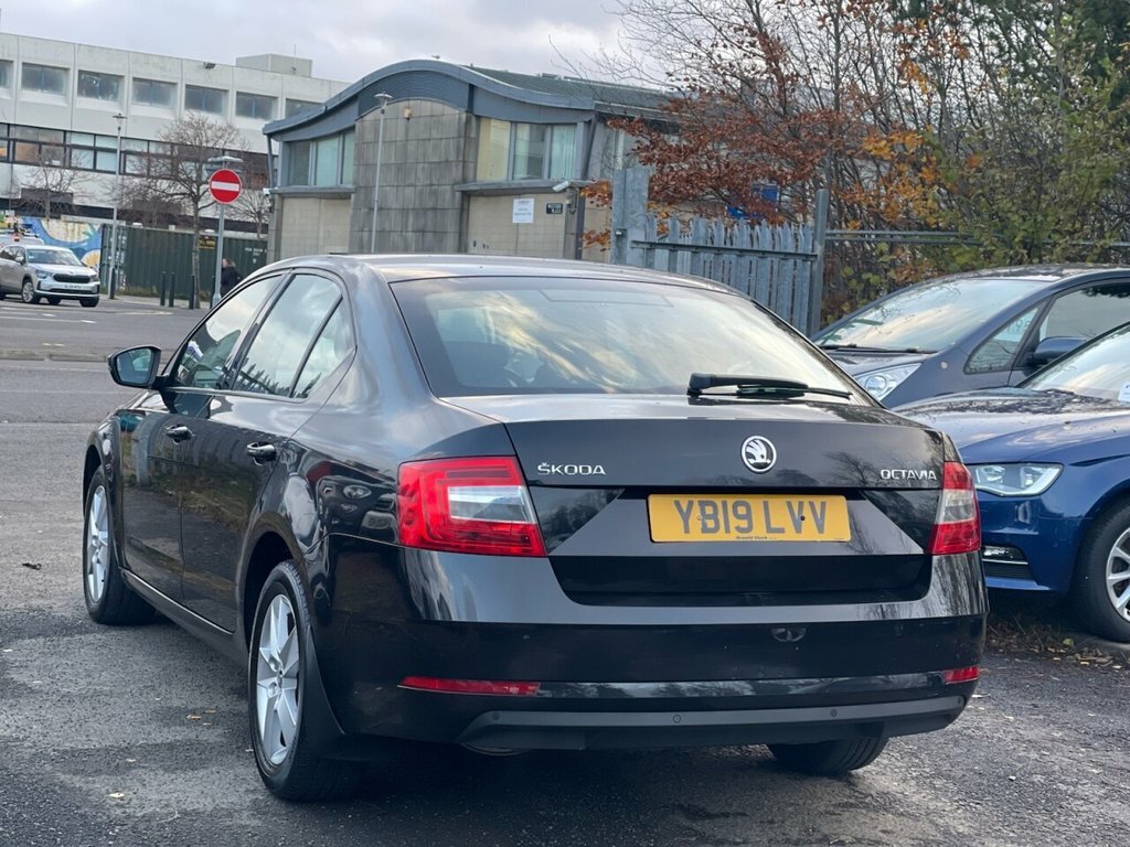 Skoda Octavia 2L Se YB19LVV Black #5