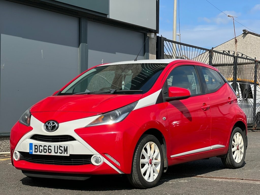 Toyota Aygo 1L X-pression BG66USM Red #2