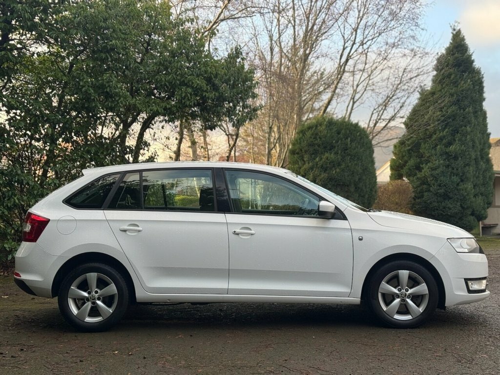 Skoda Rapid Spaceback 1.6L Se White #4