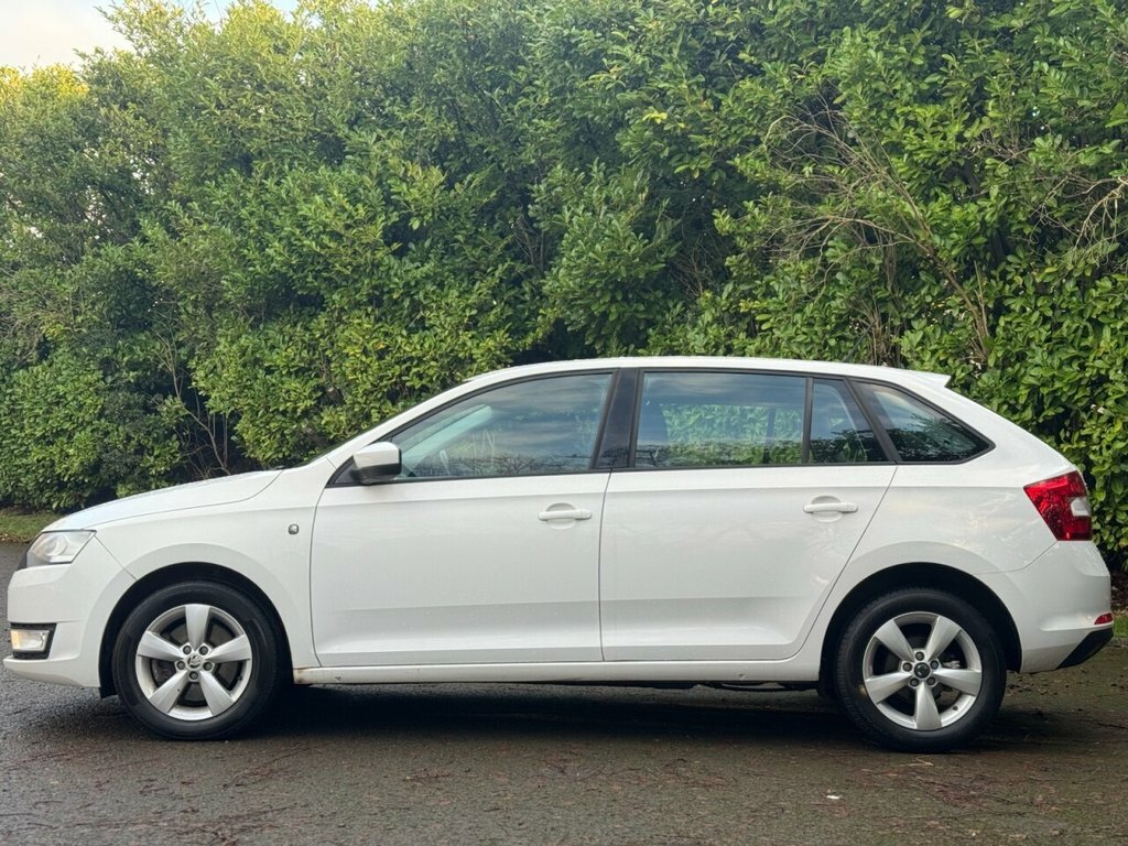 Skoda Rapid Spaceback 1.6L Se White #5