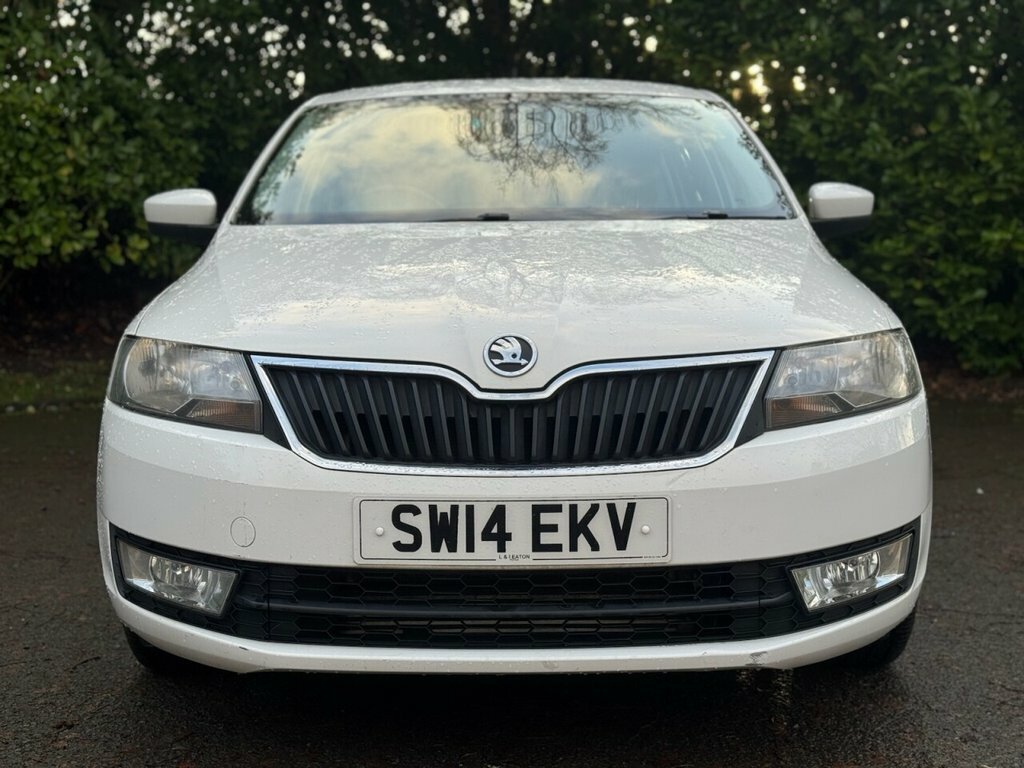 Skoda Rapid Spaceback 1.6L Se White #3