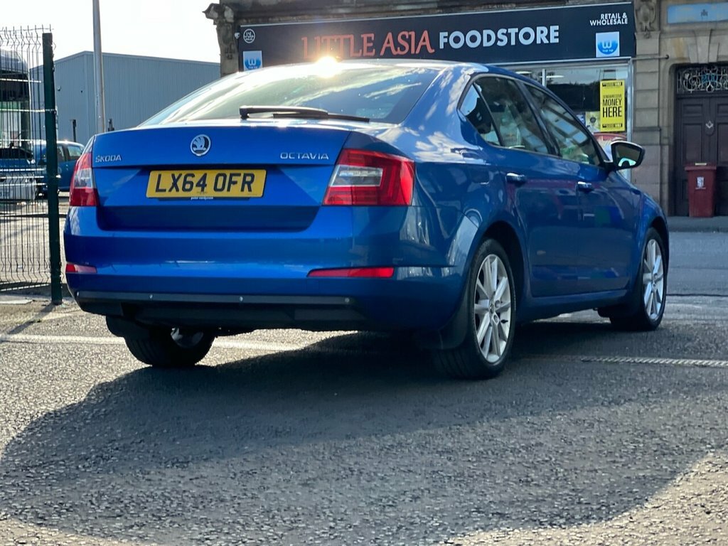 Skoda Octavia 1.6L Elegance Blue #6