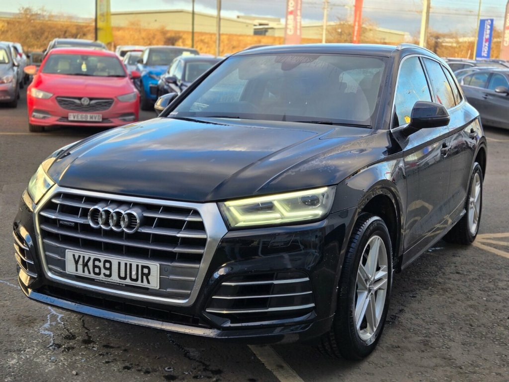 Audi Q5 2L S Line YK69UUR Black #3
