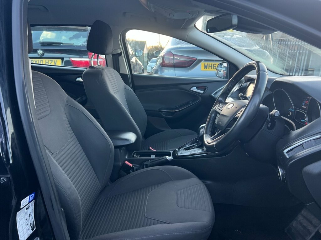 Ford Focus 1L Titanium LJ16UKY Black #5