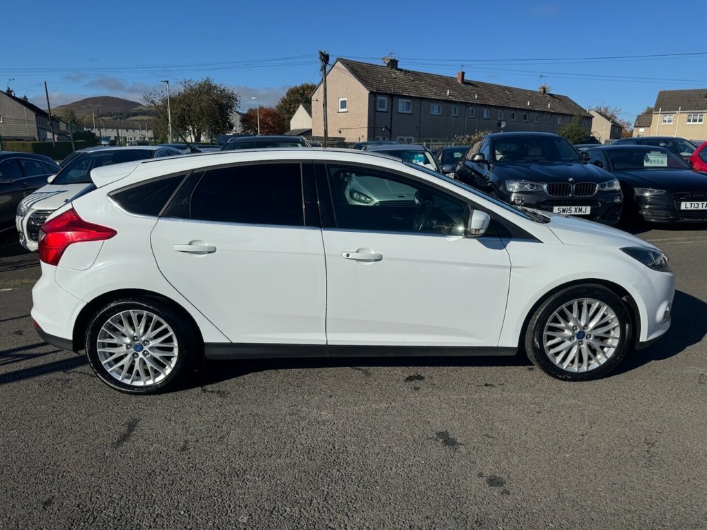 Ford Focus 1L Zetec Navigator CE64SJU White #4