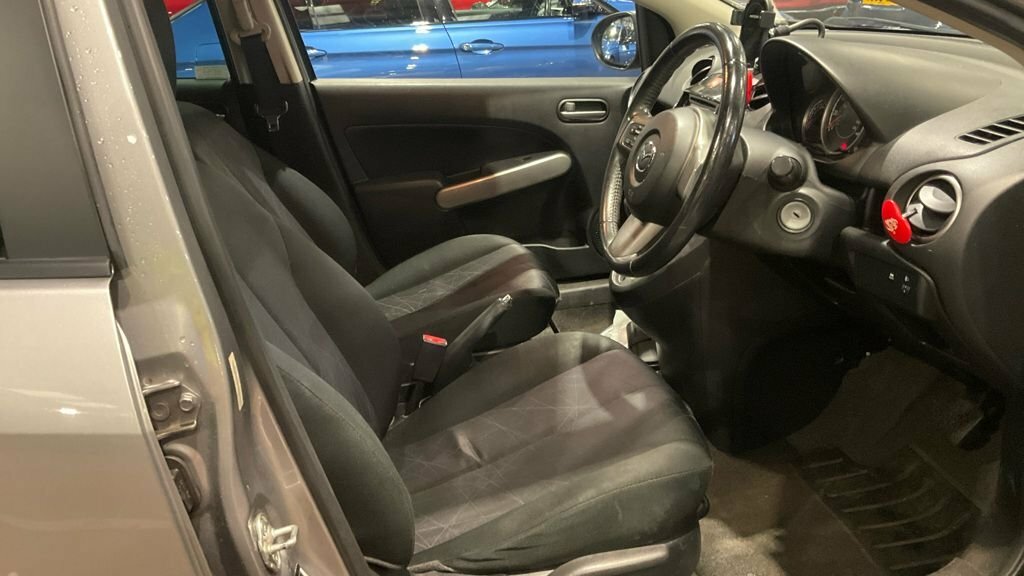 Mazda 2 1.5L Tamura Nav Silver #6