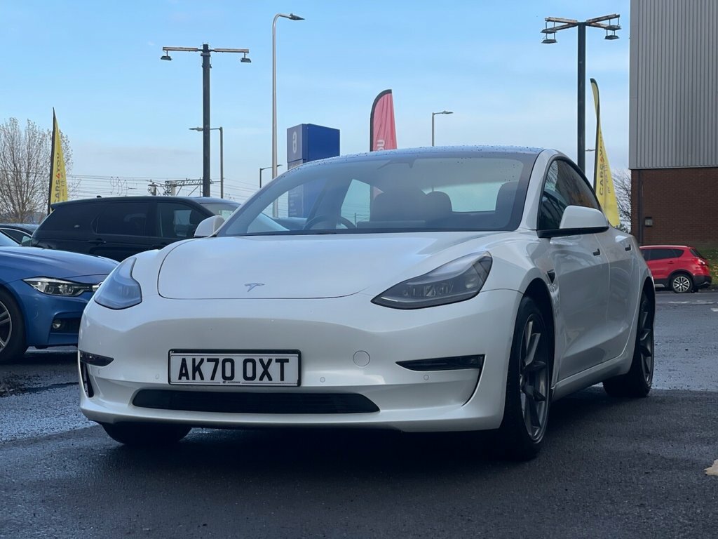 Tesla Model 3 Saloon AK70OXT White #3