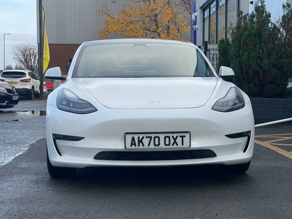 Tesla Model 3 Saloon AK70OXT White #2