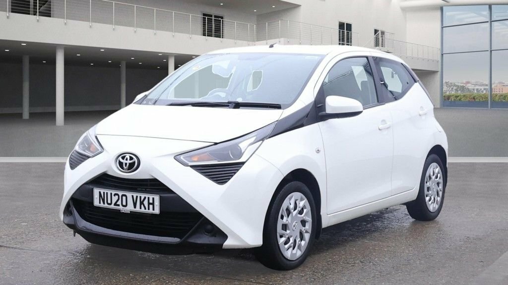 Toyota Aygo 1L X-play NU20VKH White #2