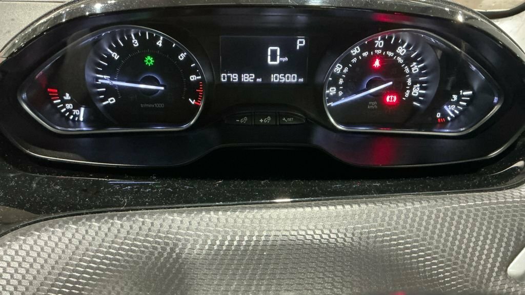 Peugeot 208 1.2L Gt Line White #3