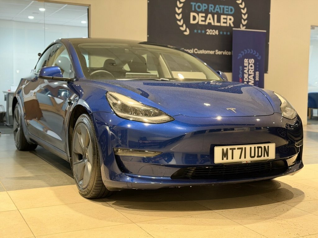 Tesla Model 3 Saloon Blue
